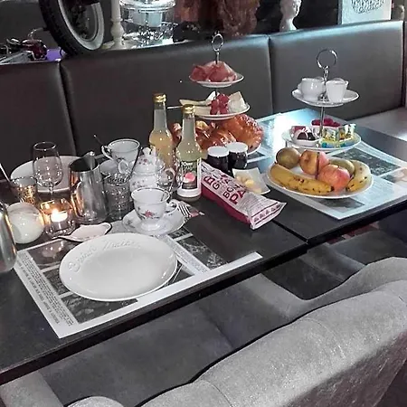 Le Relais De Chassepierre Hotell *