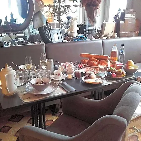 Le Relais De Chassepierre Hotell *